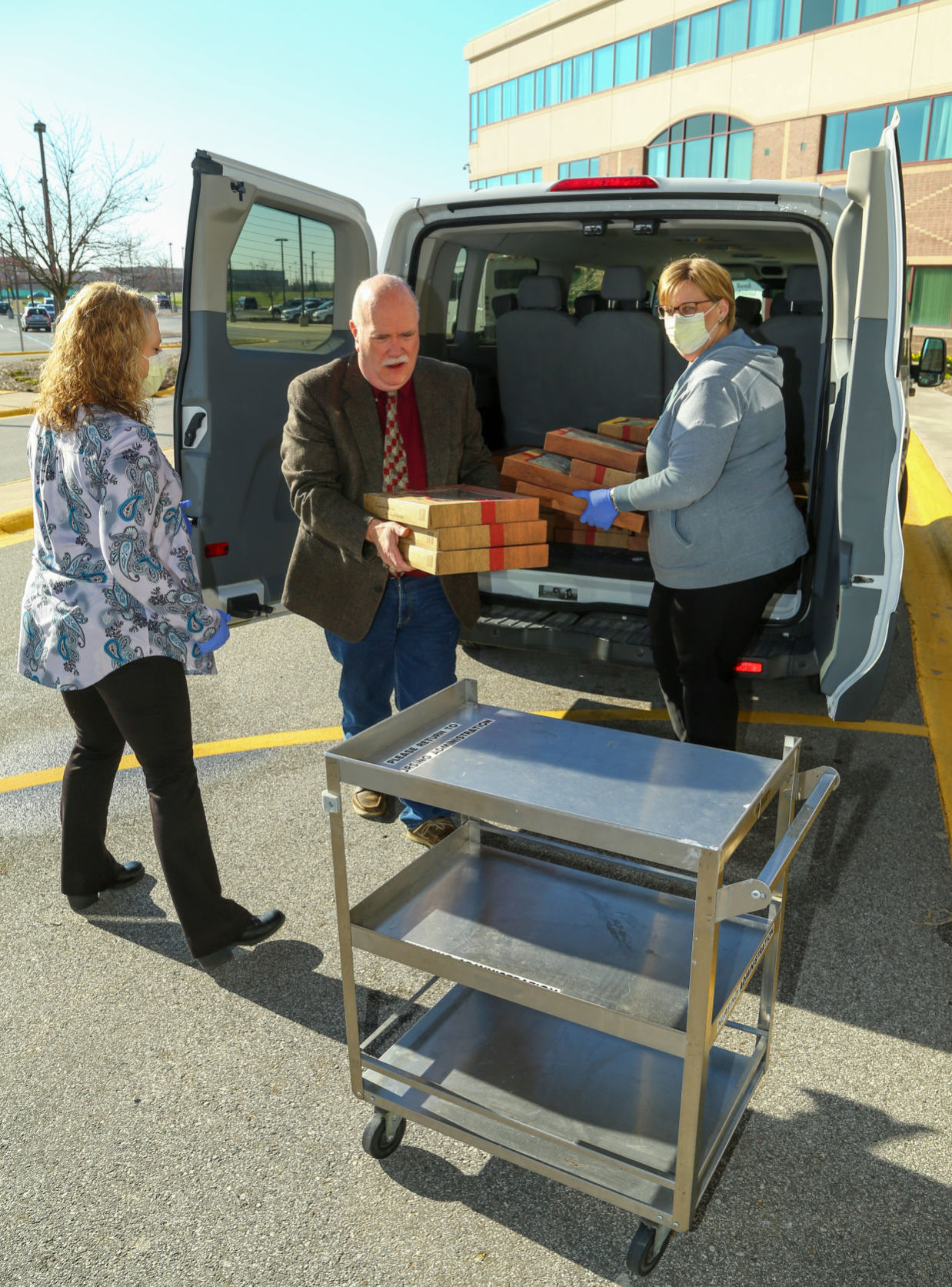 Pastor Mark Wilkins delivers doughnuts to Franciscan Health Crown Point